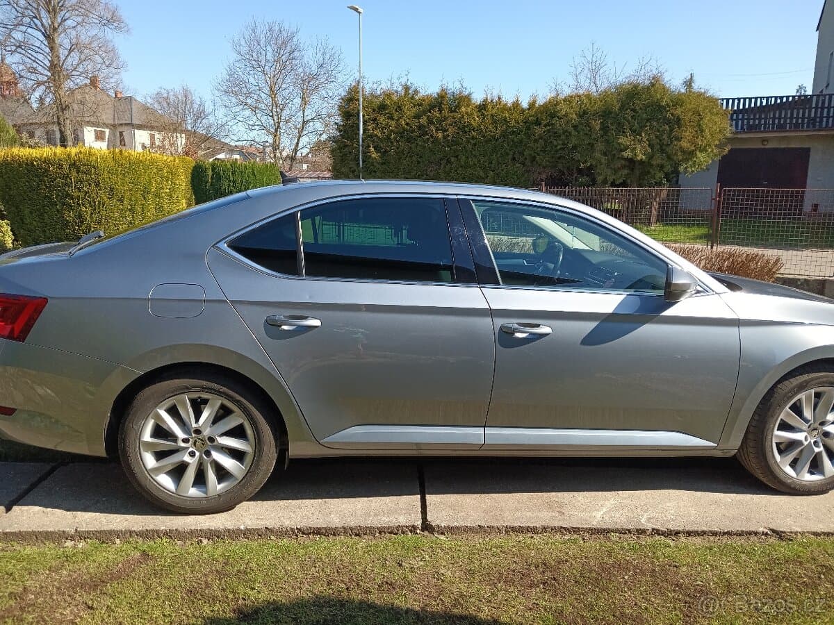 2019 Škoda SUPERB - 8