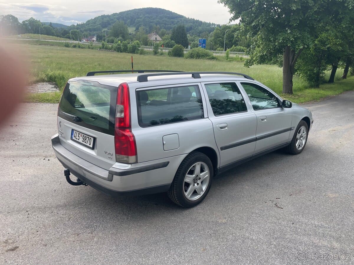 2004 Volvo V70 - 8