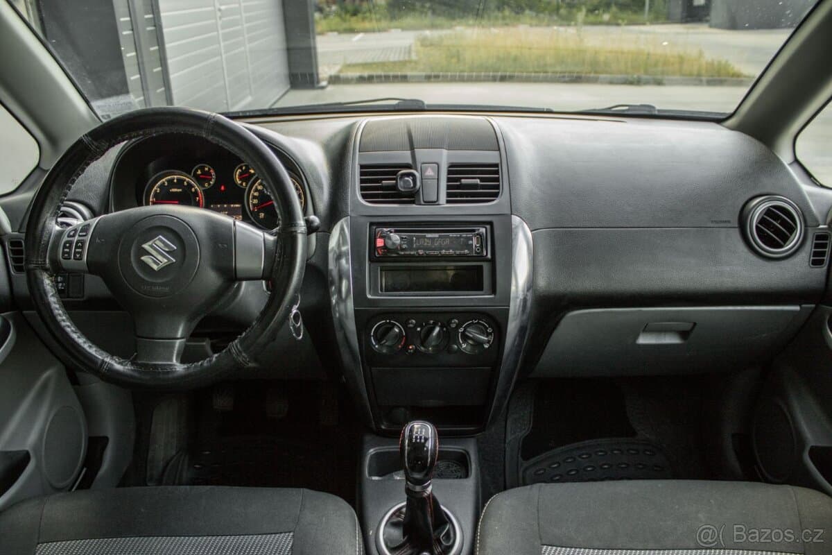 2011 Suzuki SX4 - 8