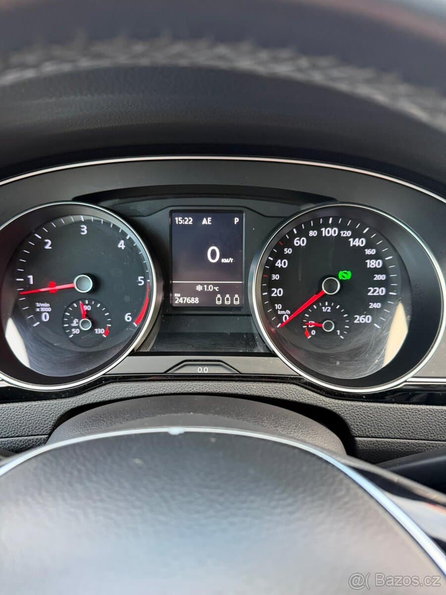 2019 Volkswagen PASSAT - 8