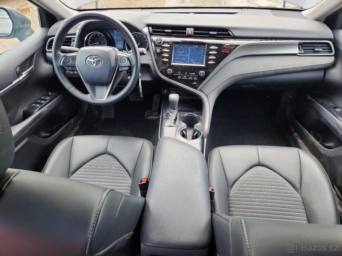 2019 Toyota CAMRY - 8