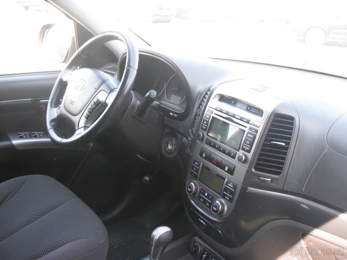Hyundai SANTA FE - 8