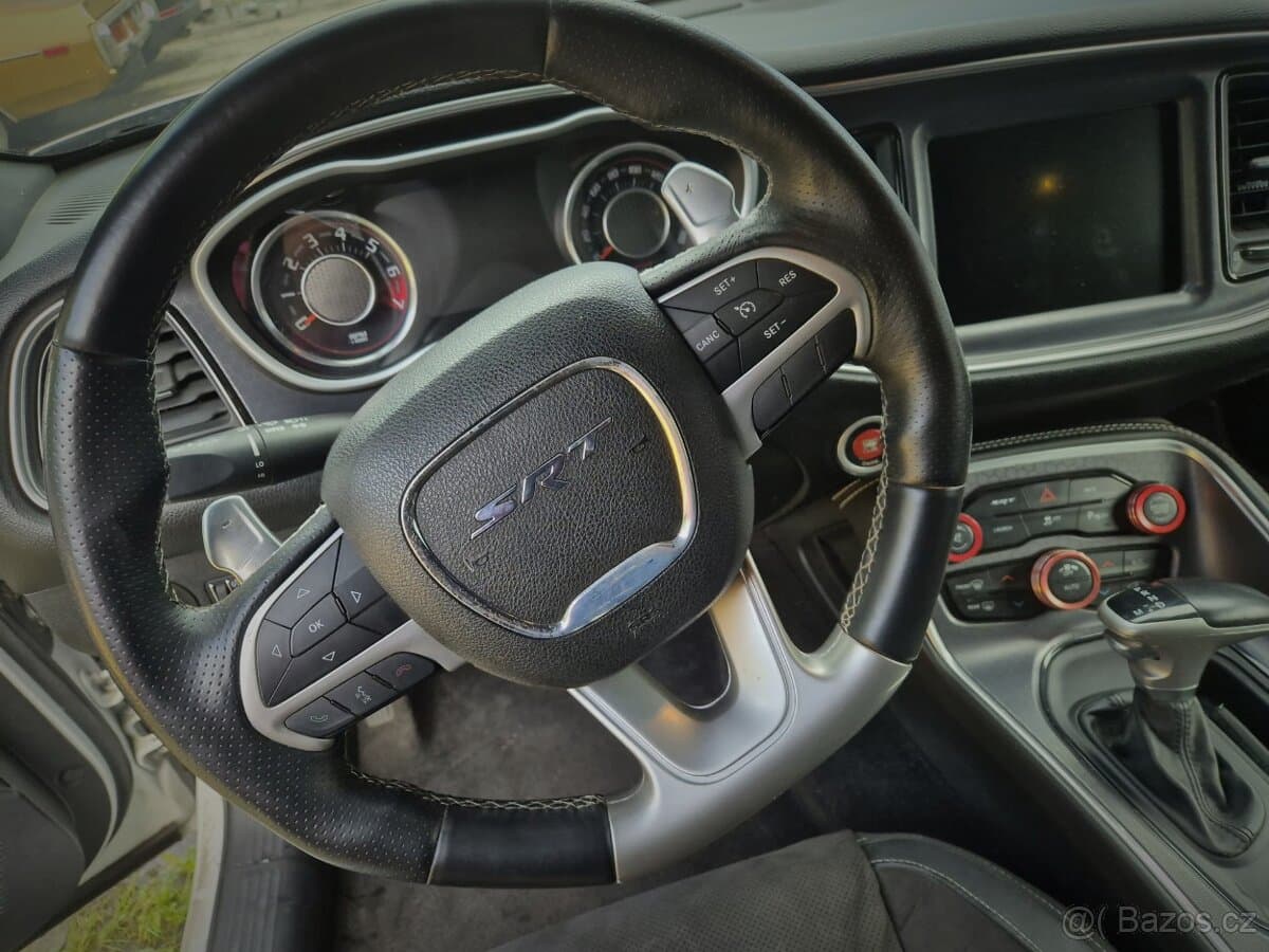 2015 Dodge CHALLENGER - 8