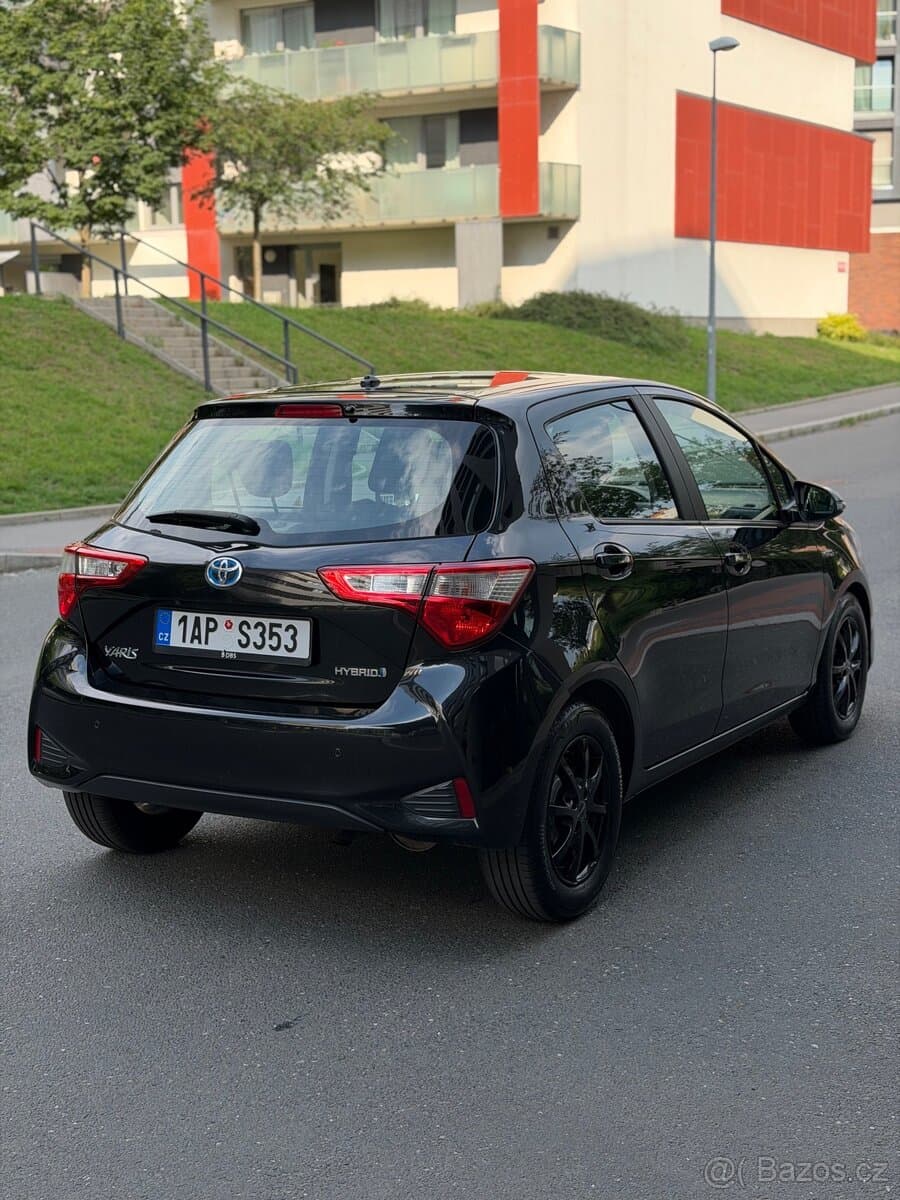 2018 Toyota YARIS - 8
