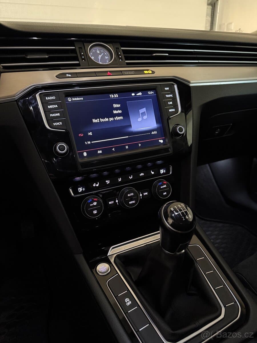 2015 Volkswagen PASSAT - 8