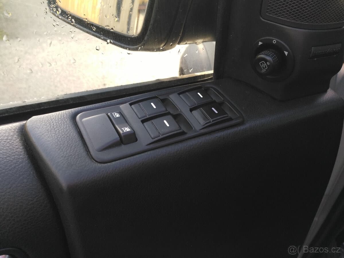 2004 Land Rover DISCOVERY - 8