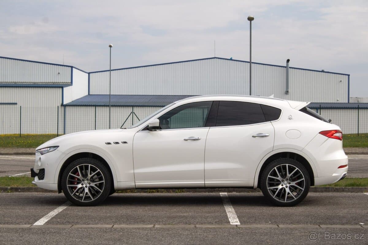 2016 Maserati LEVANTE - 8