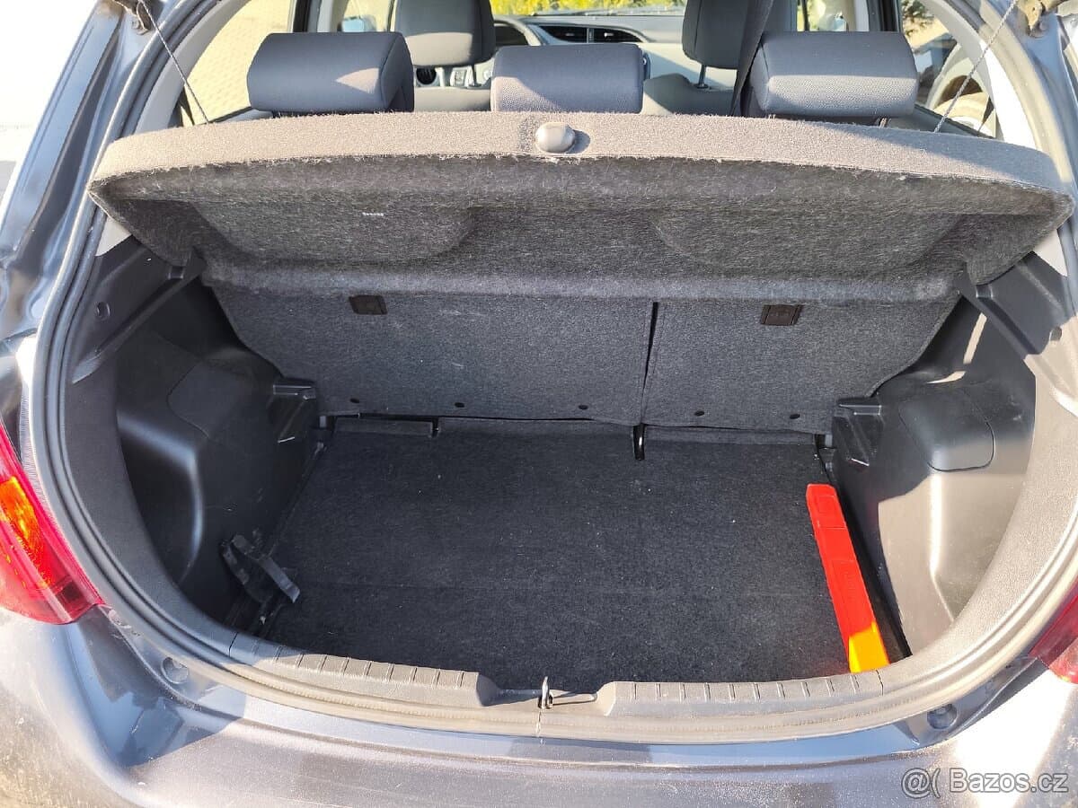 2014 Toyota YARIS - 8