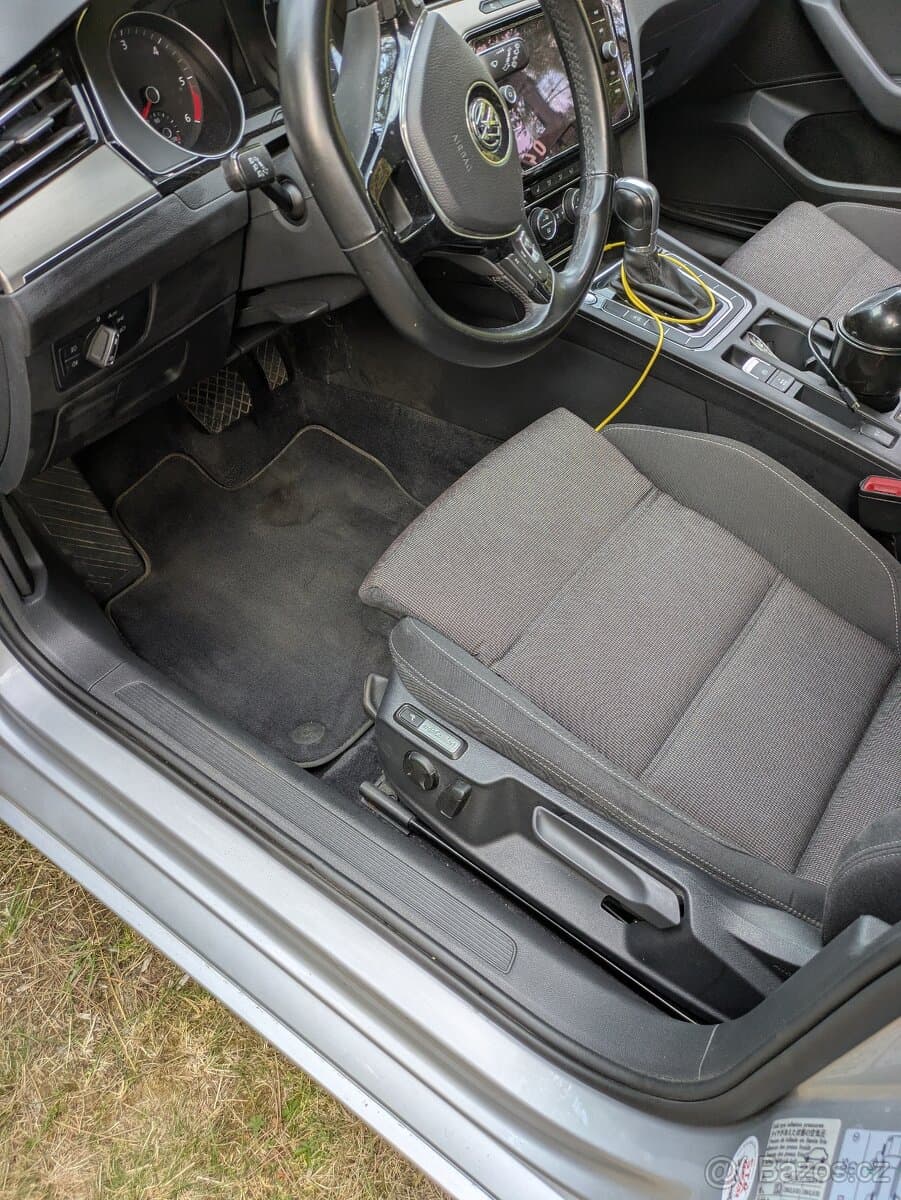 2018 Volkswagen PASSAT - 8