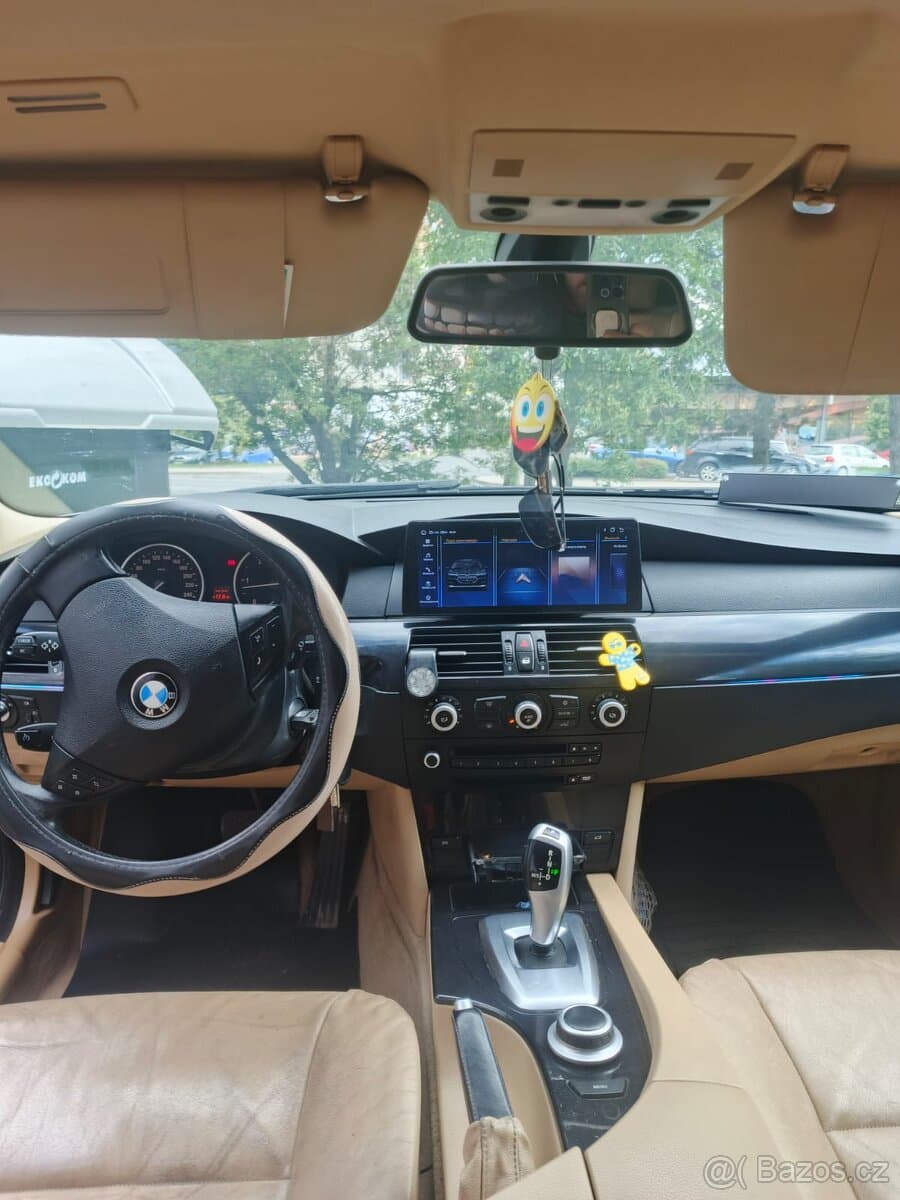 2008 BMW M5 - 8