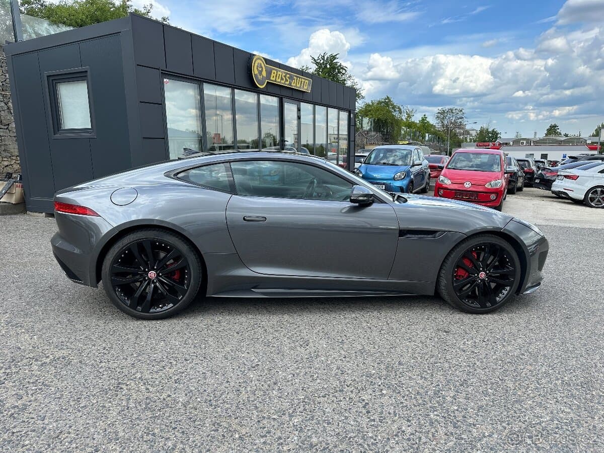 2016 Jaguar F-TYPE - 8