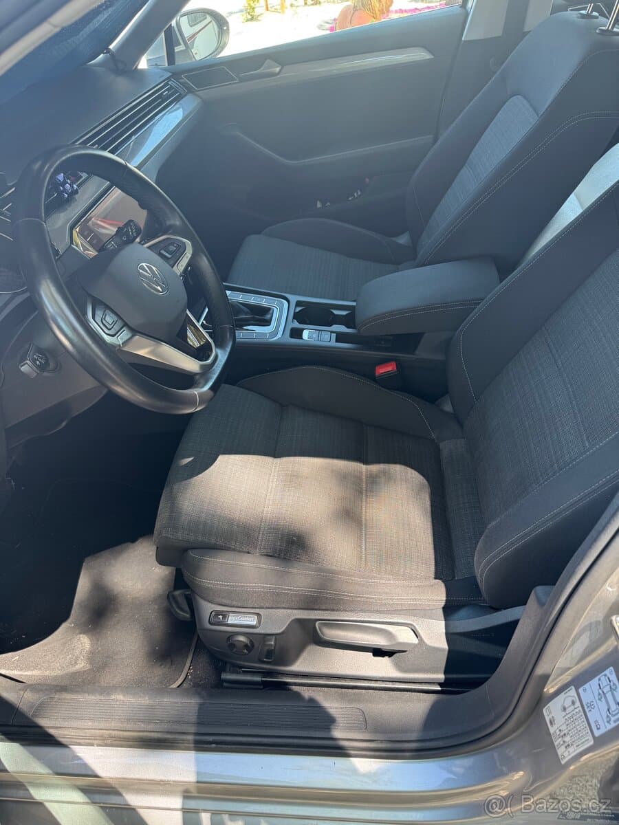 2021 Volkswagen PASSAT - 8
