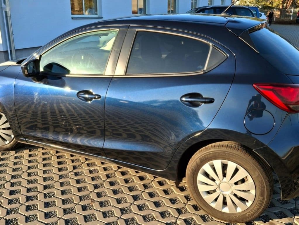 2016 Mazda 2 - 8