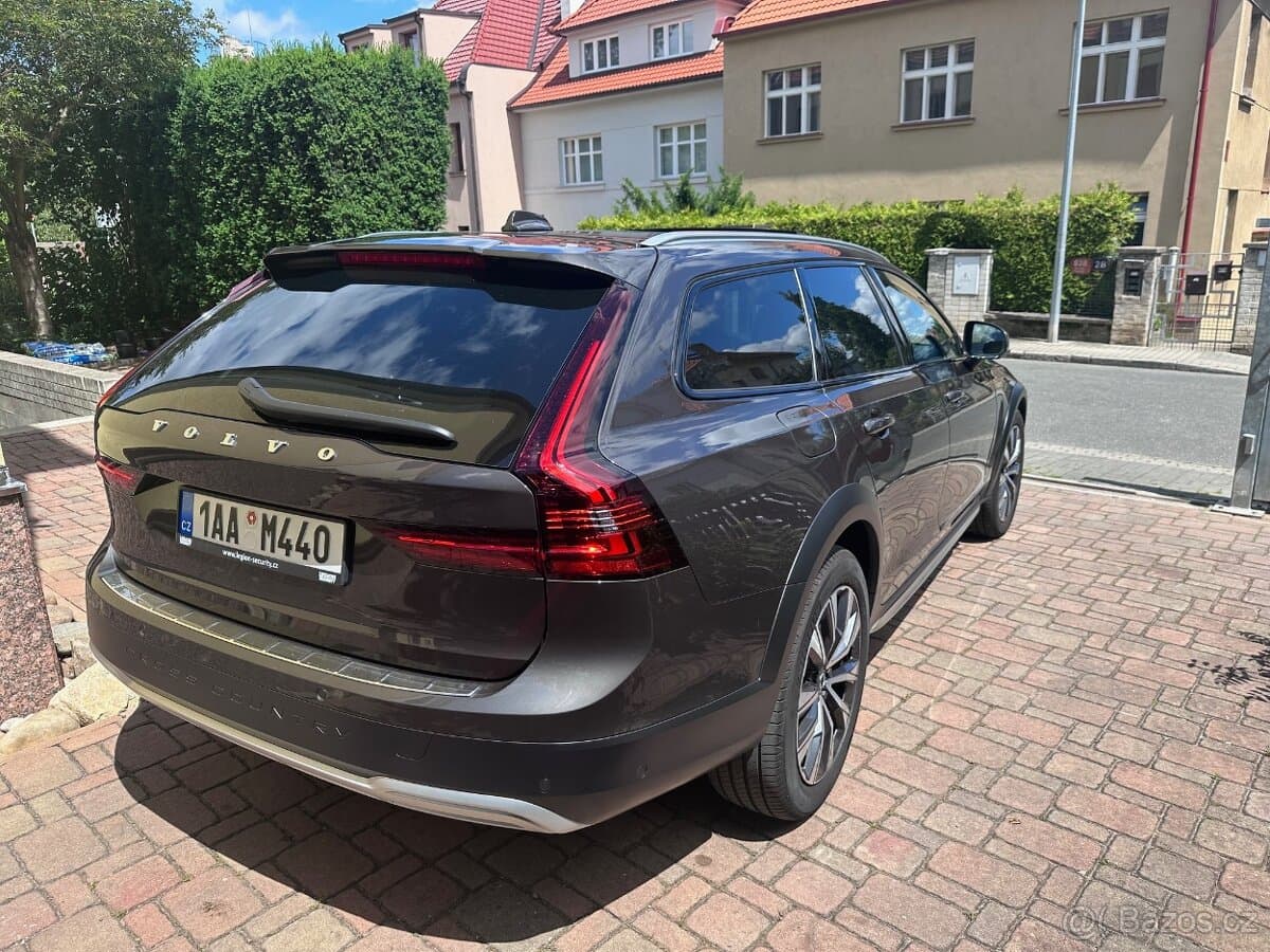 2023 Volvo V90 - 8