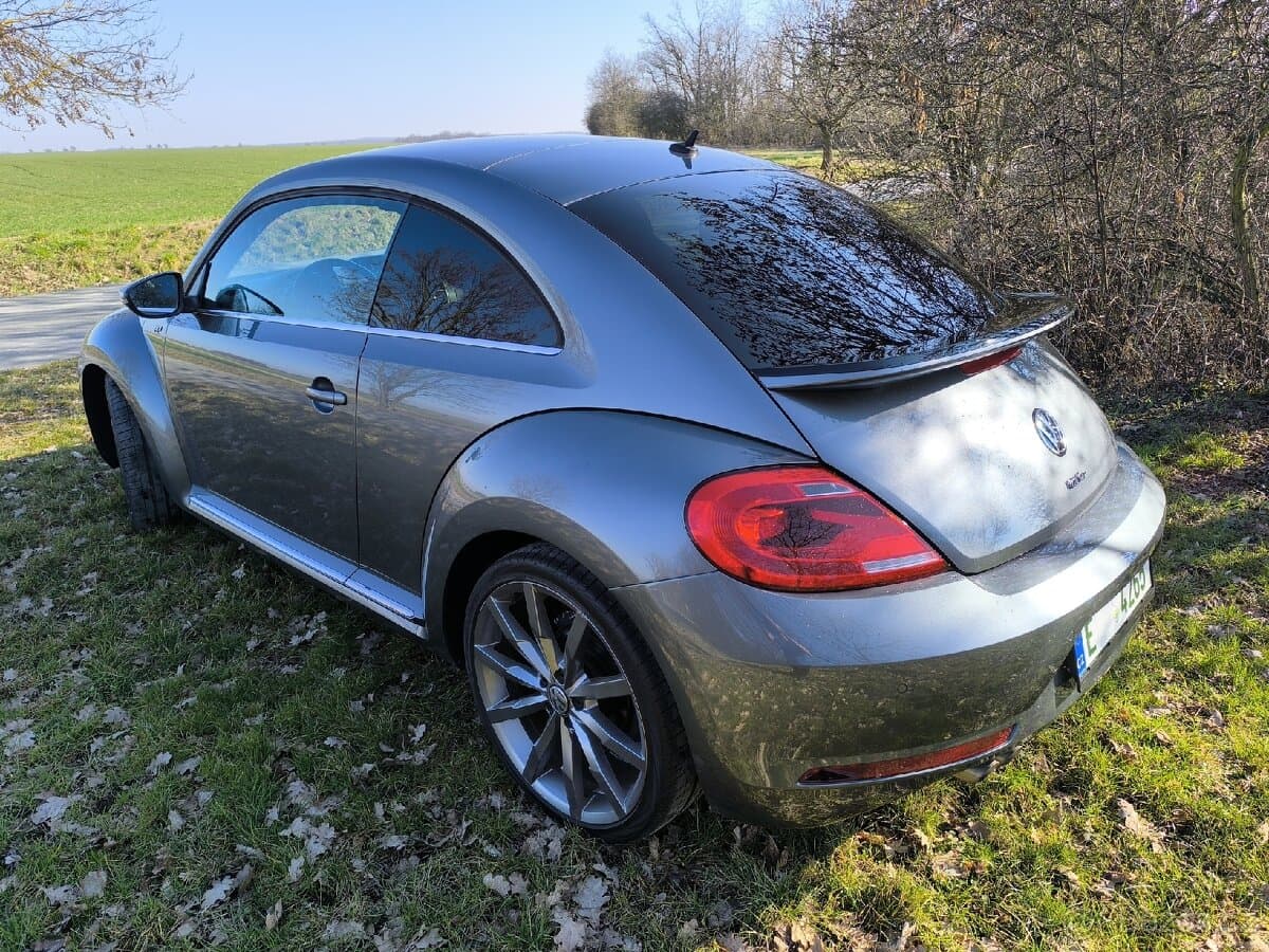 2016 Volkswagen BEETLE - 8