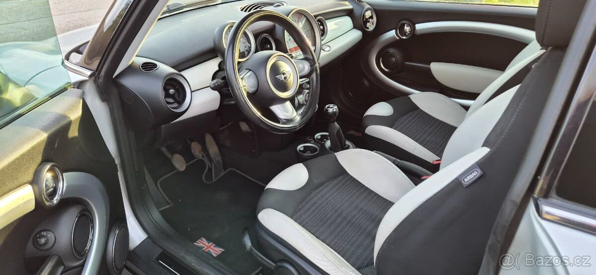2010 Mini COOPER - 8