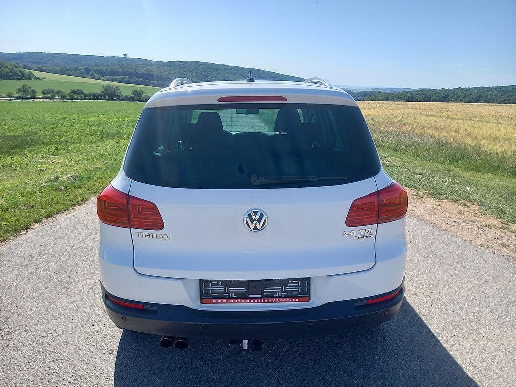 2012 Volkswagen TIGUAN - 8