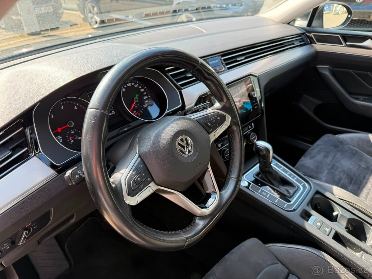 2020 Volkswagen PASSAT - 8