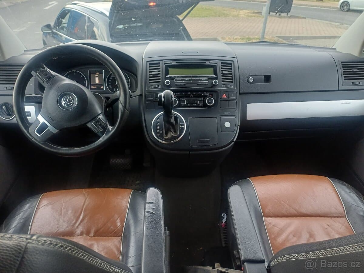 2010 Volkswagen MULTIVAN - 8