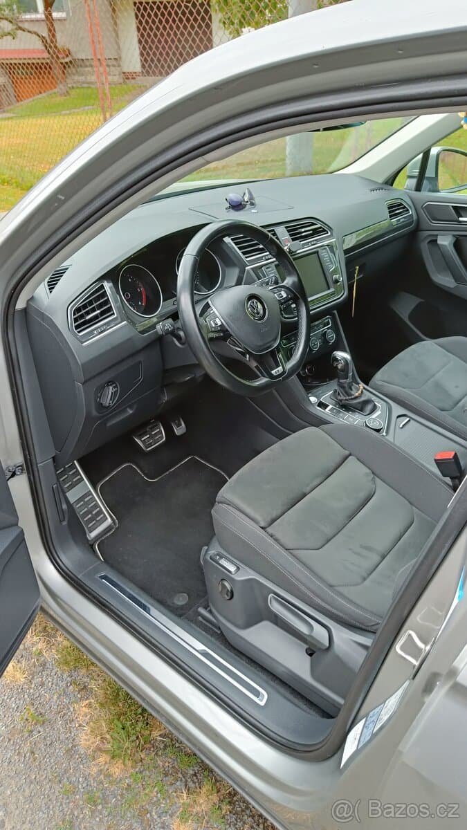 2017 Volkswagen TIGUAN - 8