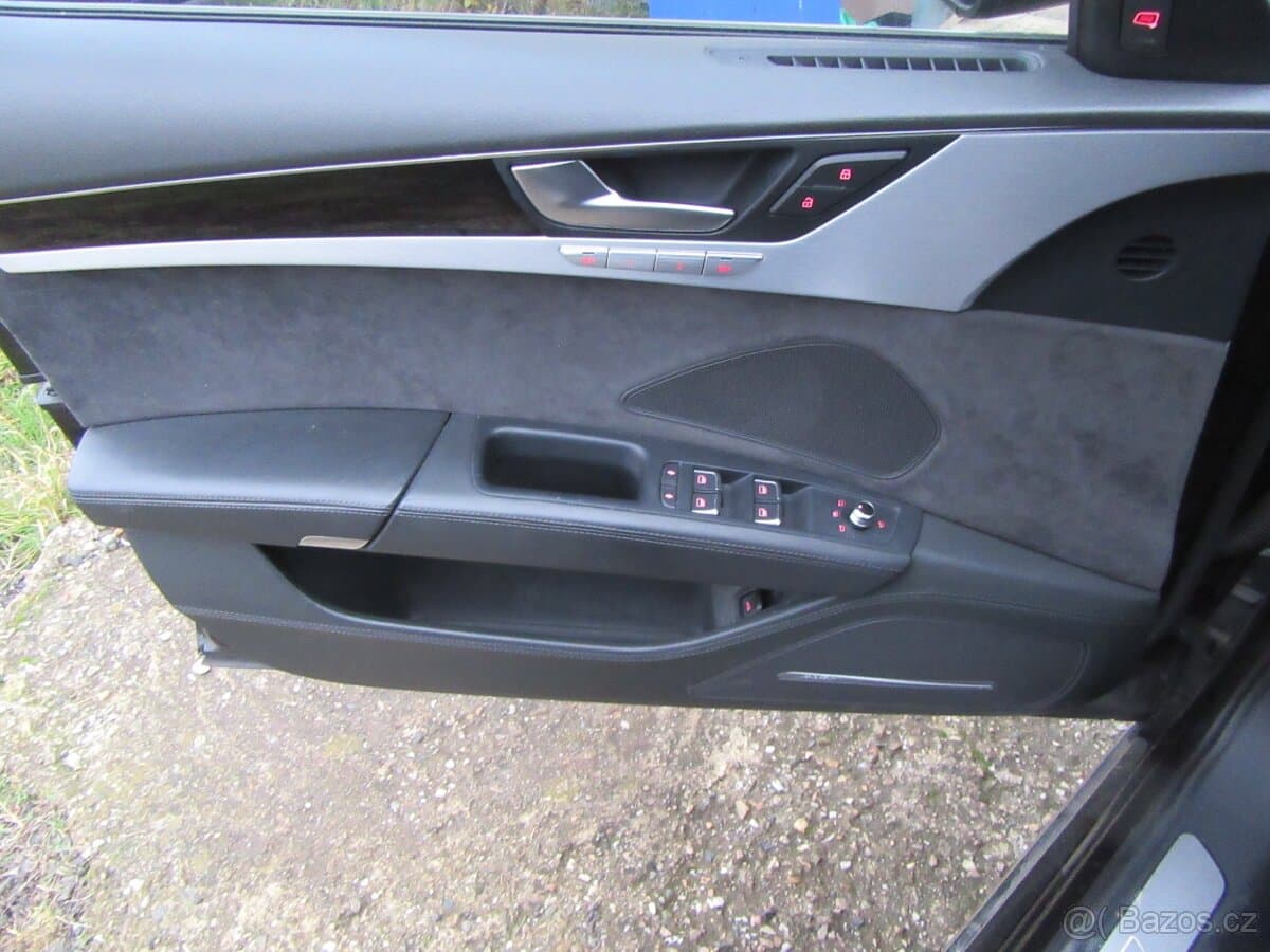 2012 Audi A8 - 8
