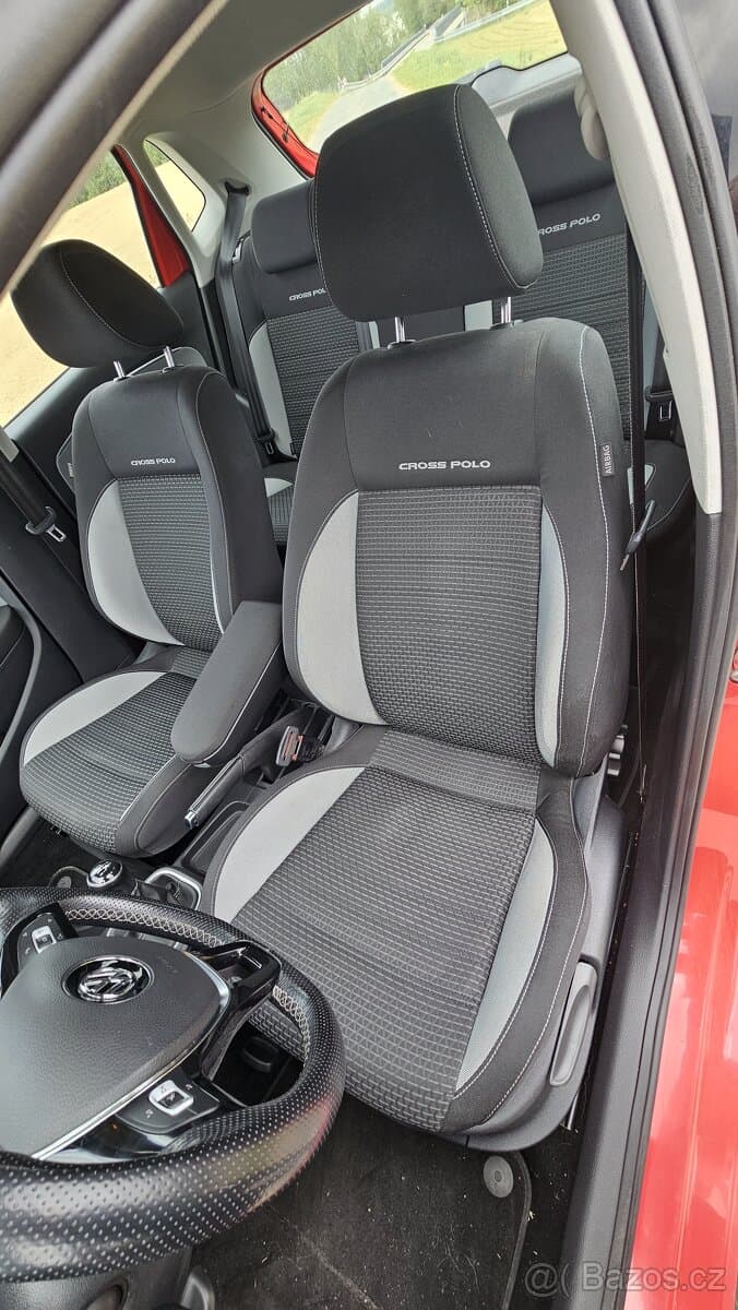 2016 Volkswagen POLO - 8