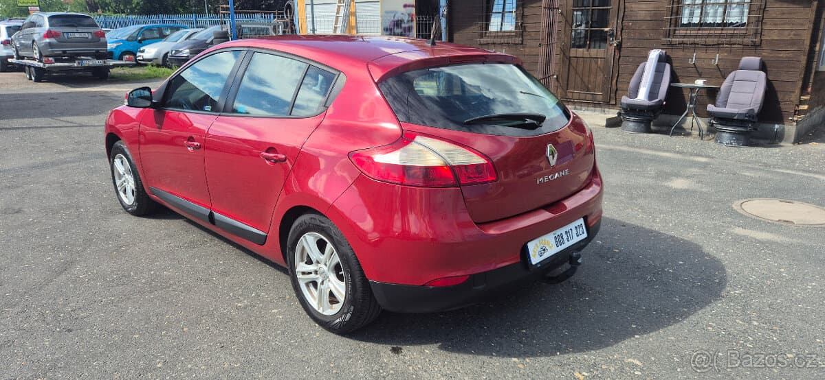2011 Renault MEGANE - 8