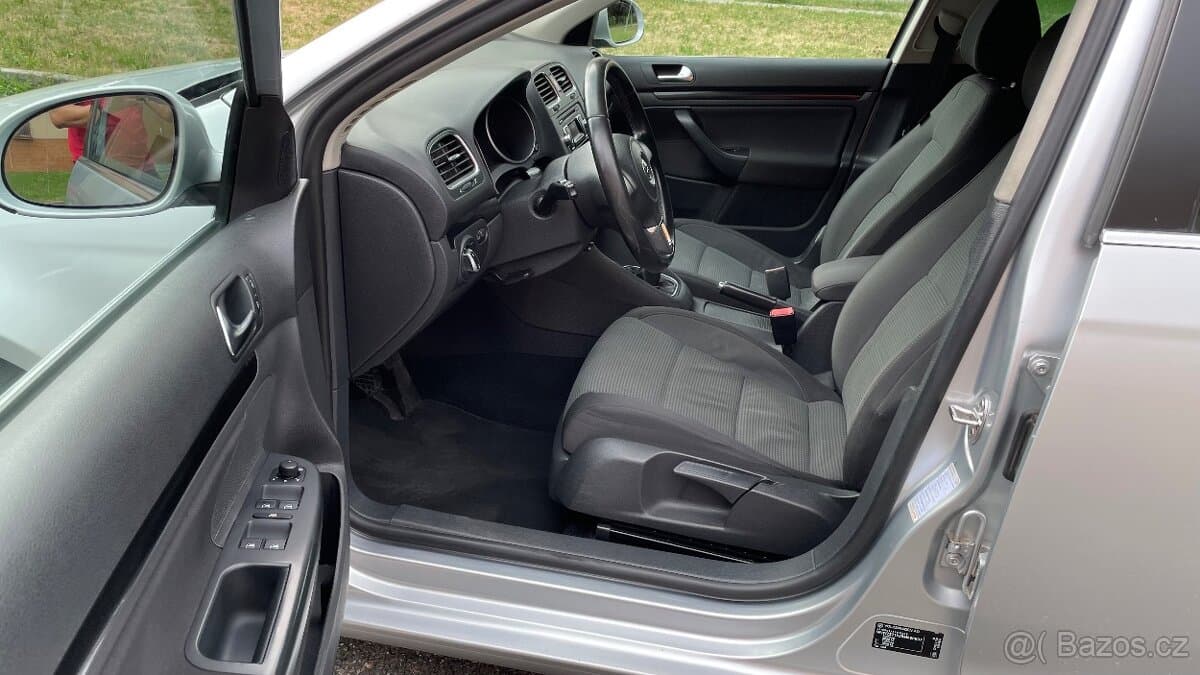 2011 Volkswagen GOLF - 8