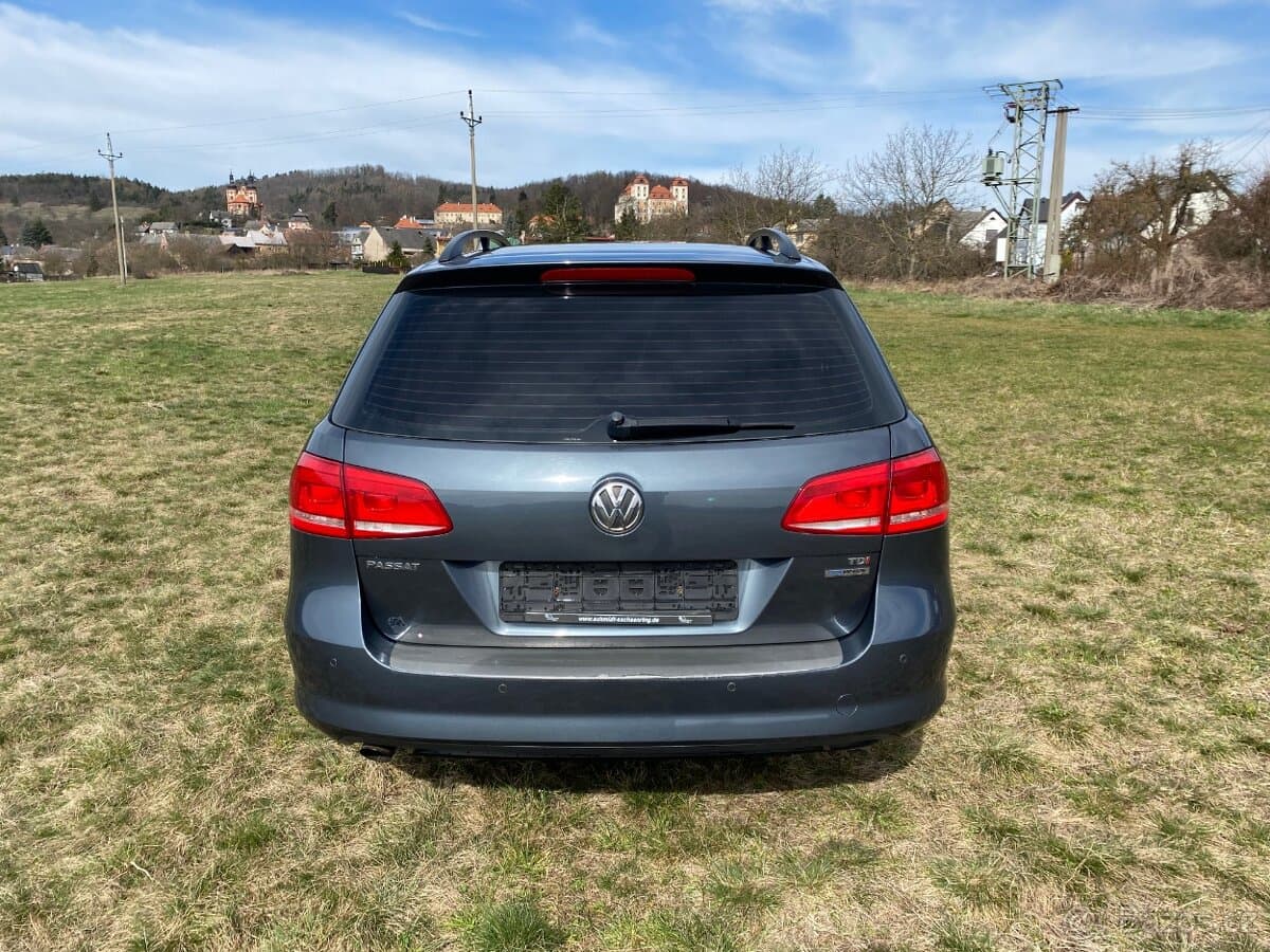 2010 Volkswagen PASSAT - 8