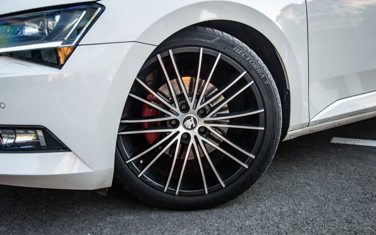 2016 Škoda SUPERB - 8