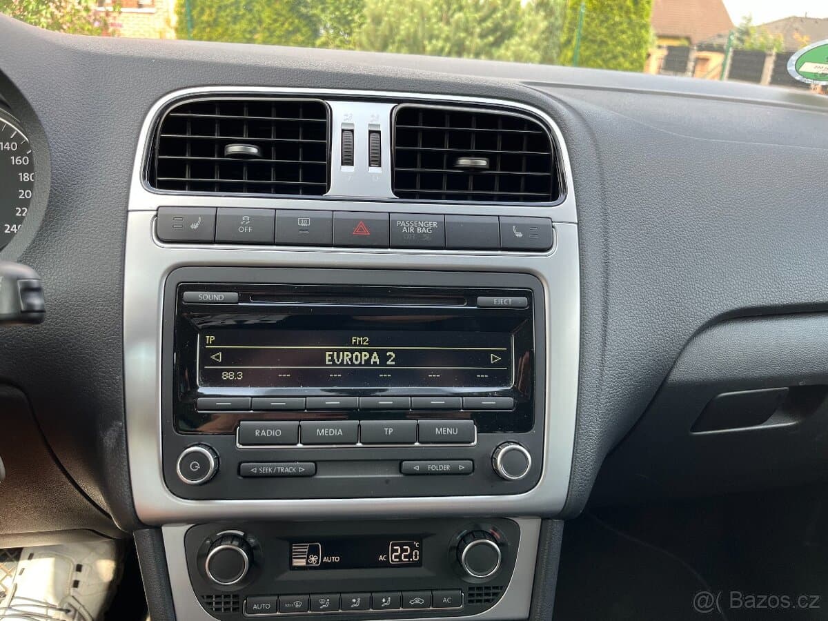 2012 Volkswagen POLO - 8