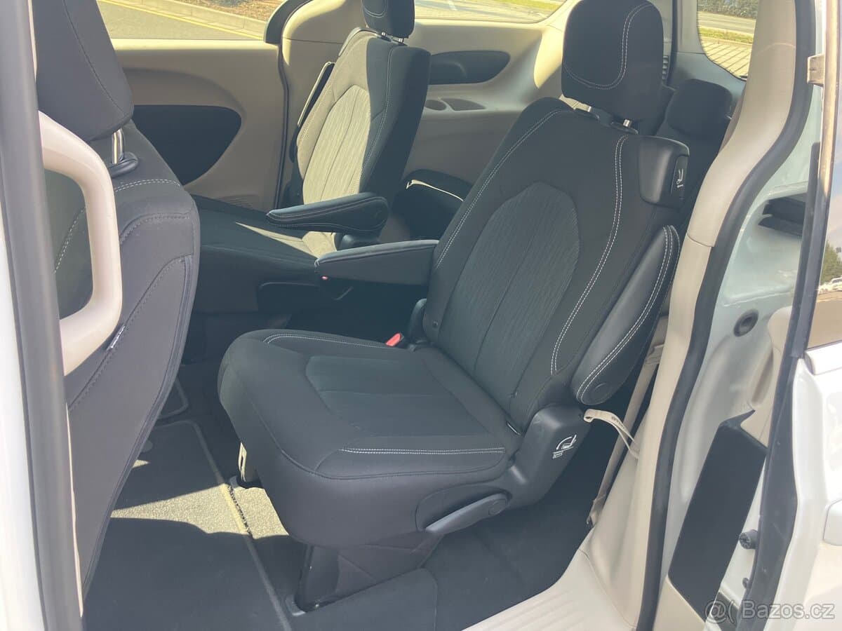 2022 Chrysler PACIFICA - 8