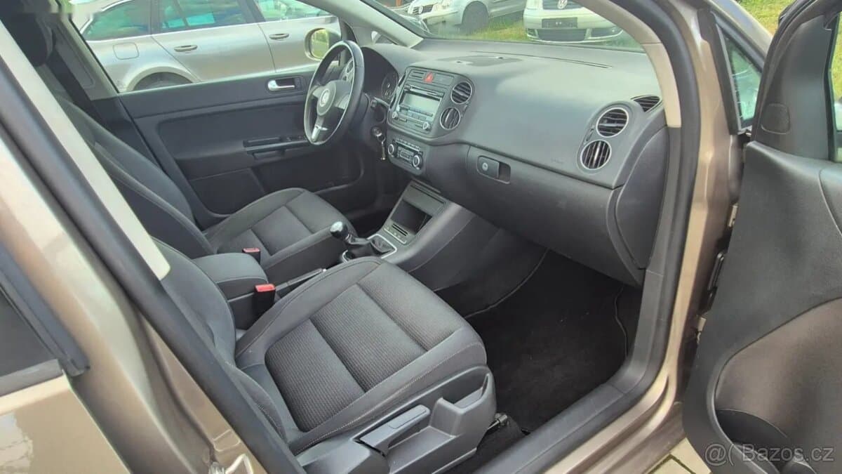2010 Volkswagen GOLF - 8