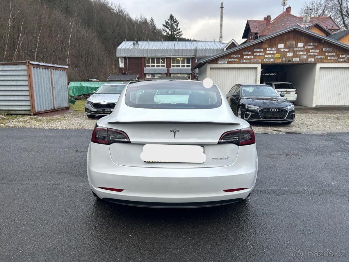 2020 Tesla MODEL 3 - 8
