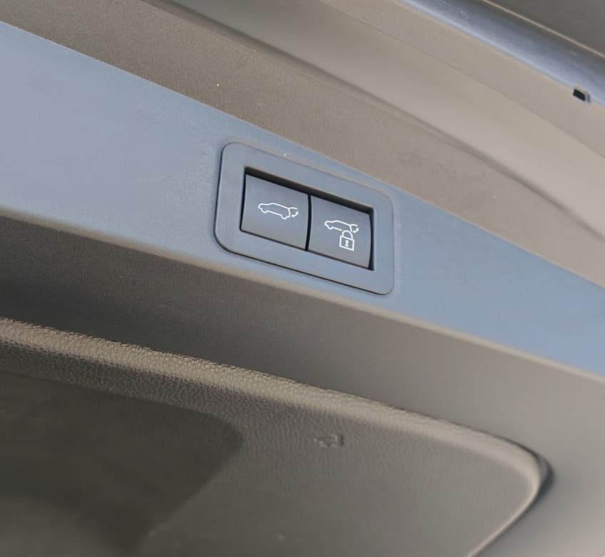 2023 Toyota COROLLA - 9
