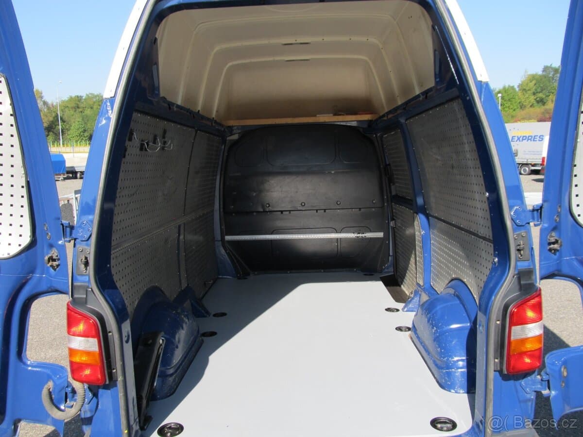 2009 Volkswagen TRANSPORTER - 9