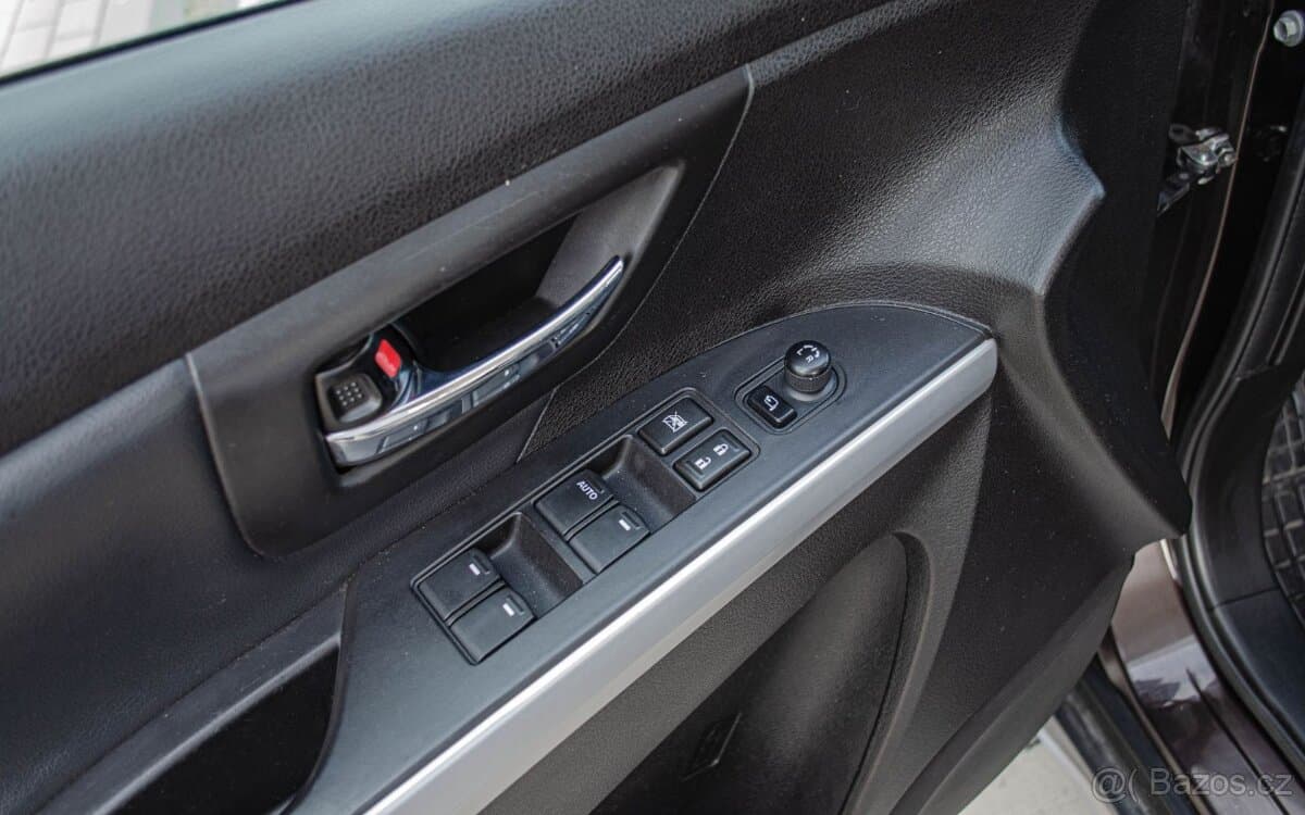 2013 Suzuki S-CROSS - 9