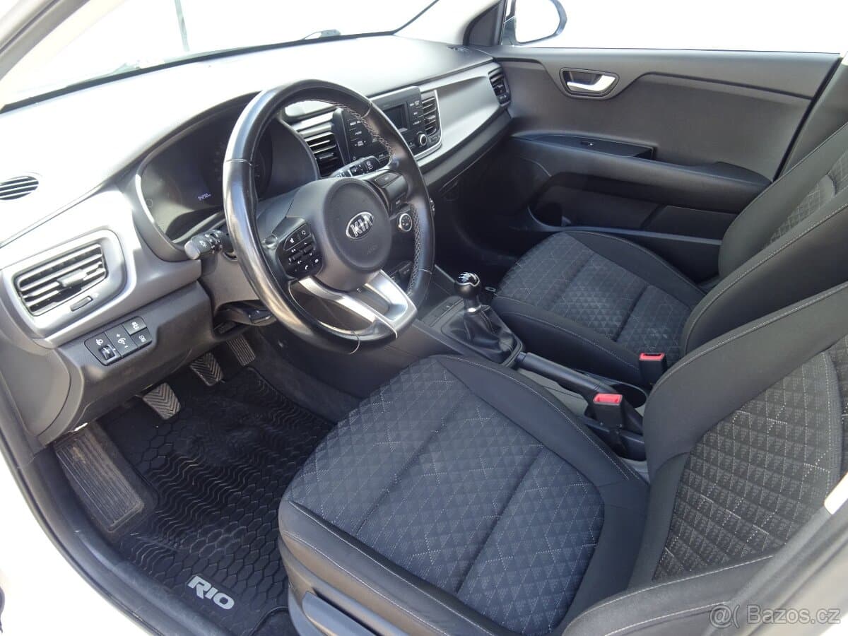 2019 Kia RIO - 9