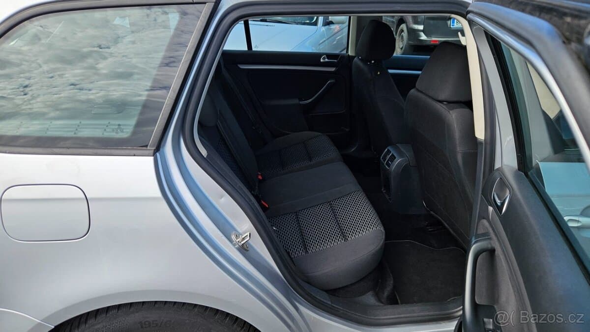 2011 Volkswagen GOLF - 9