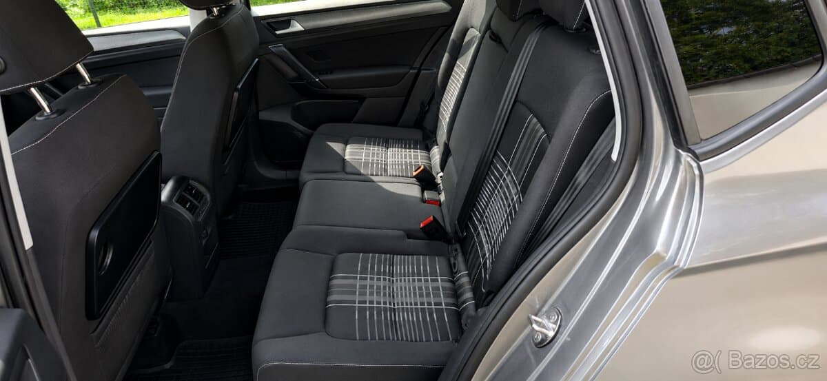 Volkswagen GOLF - 9