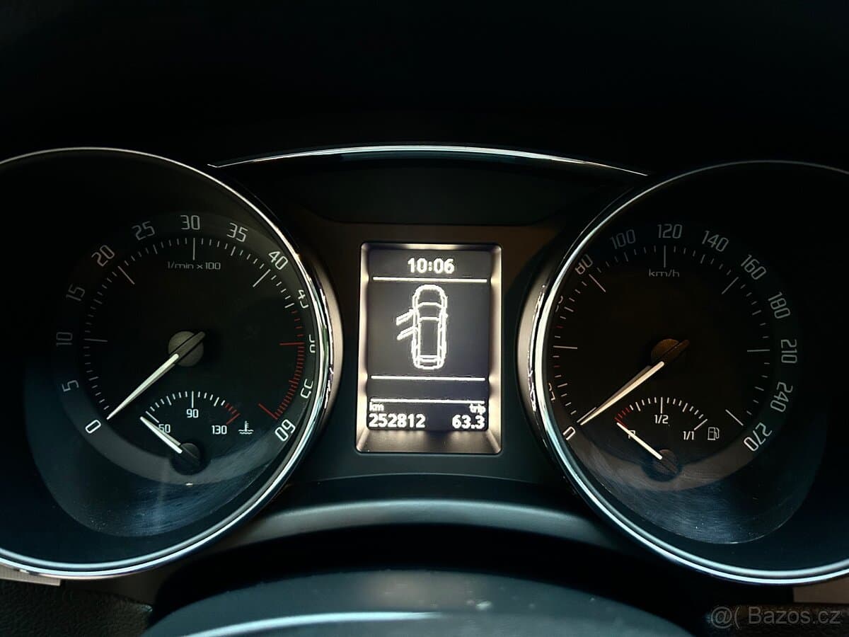 2011 Škoda SUPERB - 9