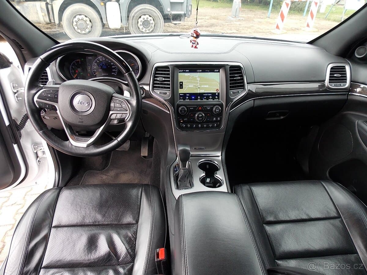 2018 Jeep CHEROKEE - 9