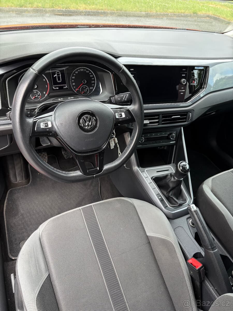 2018 Volkswagen POLO - 9