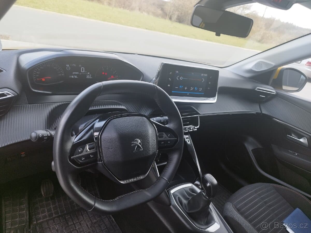 2021 Peugeot 208 - 9