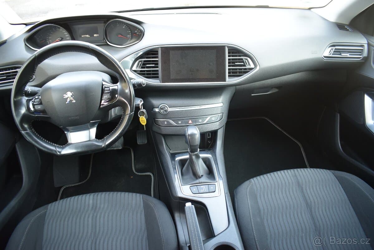 2015 Peugeot 308 - 9