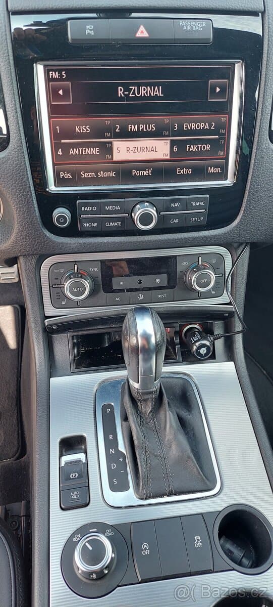 2012 Volkswagen TOUAREG - 9