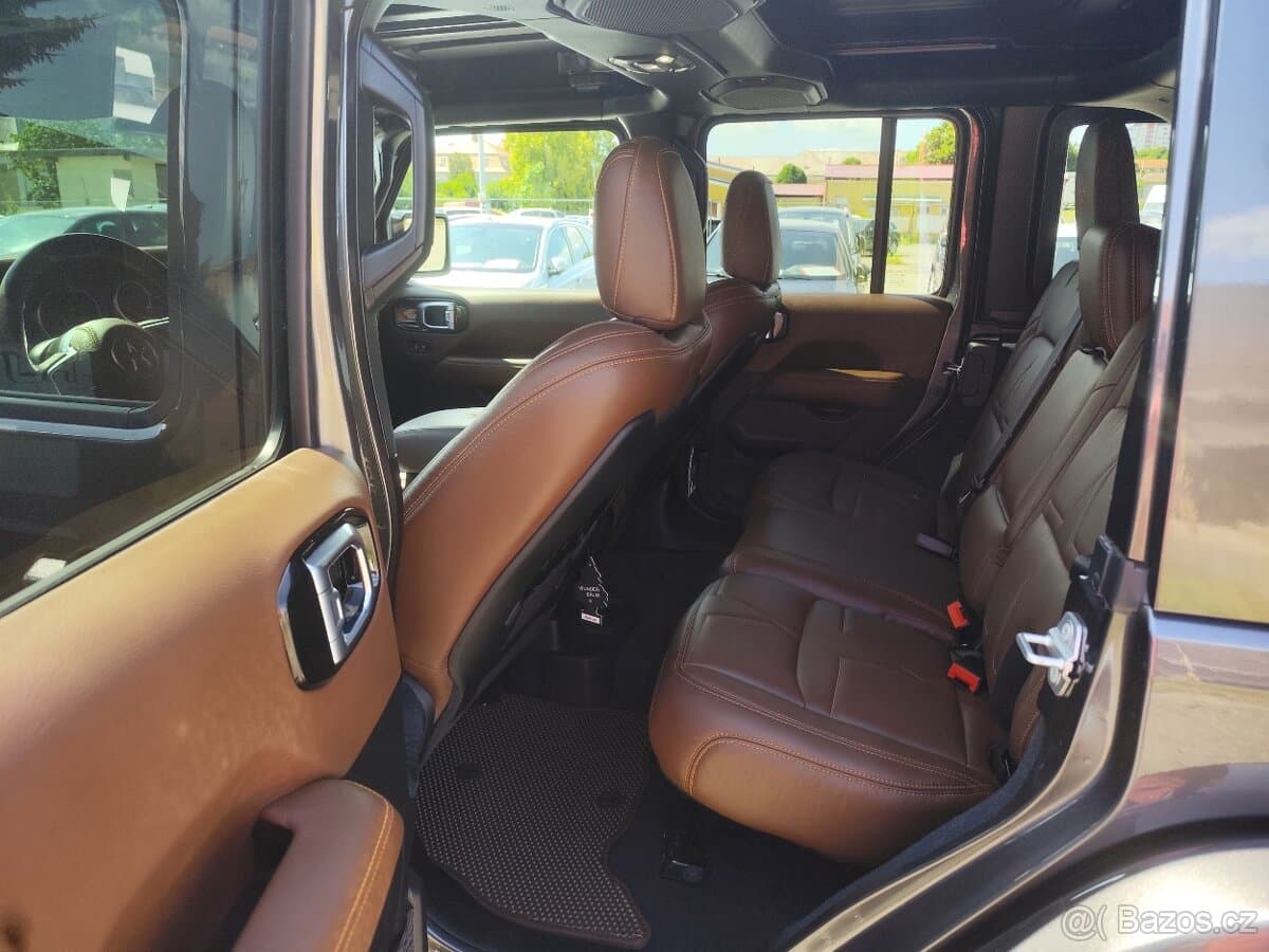 2022 Jeep WRANGLER - 9