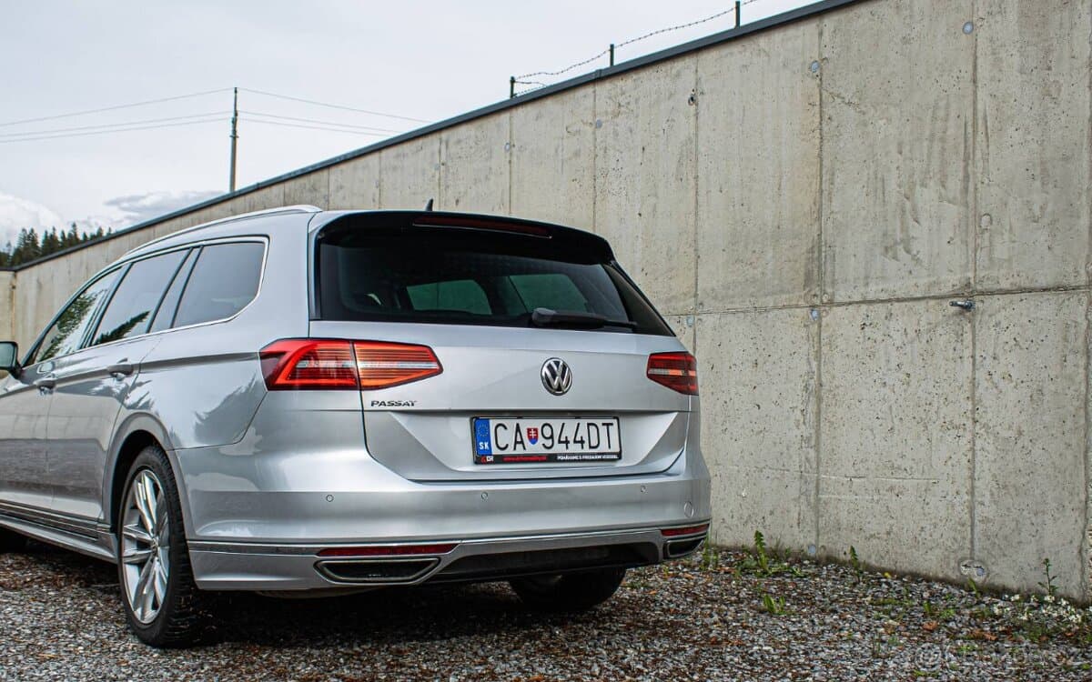 2018 Volkswagen PASSAT - 9