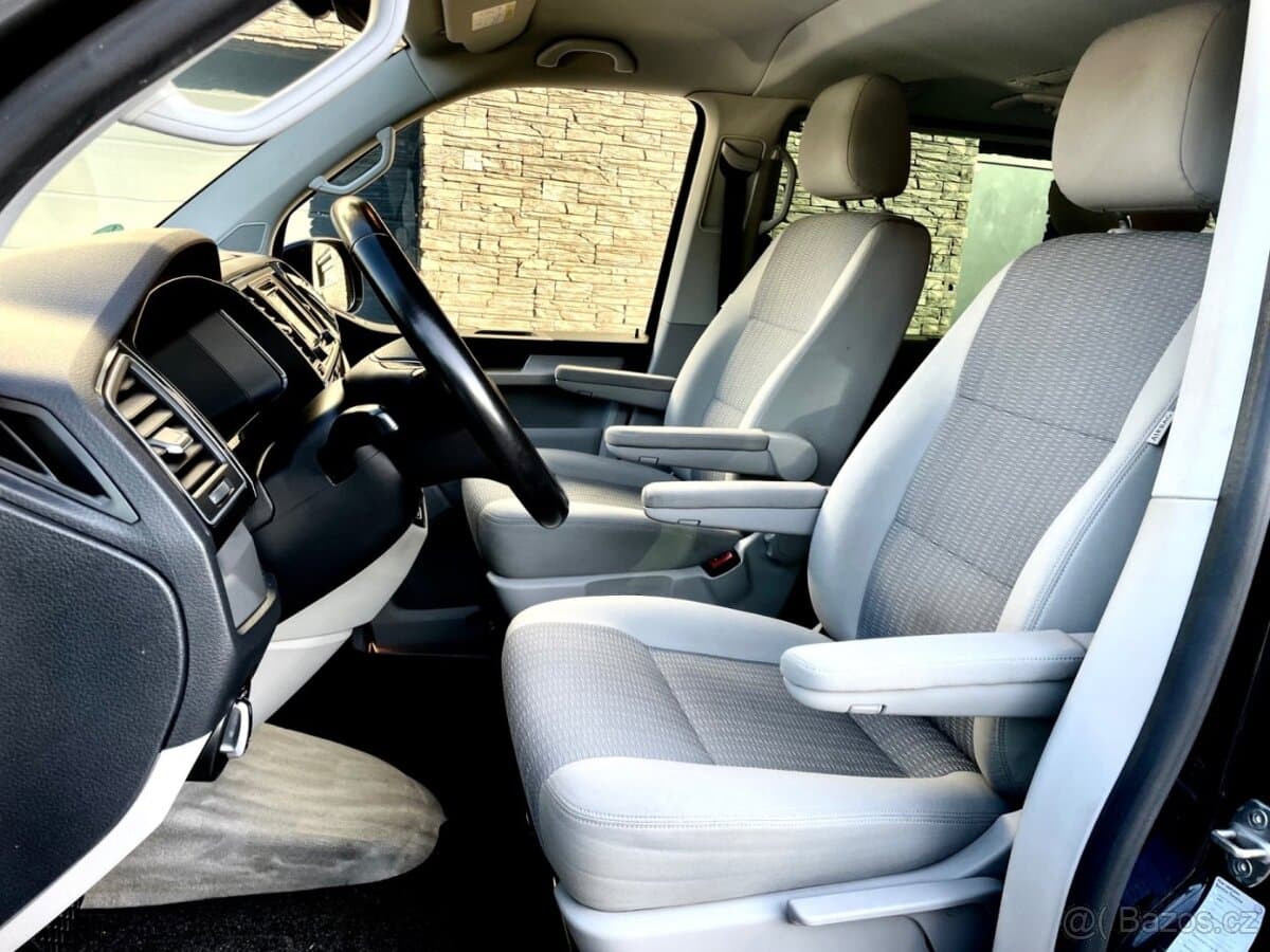 2015 Volkswagen MULTIVAN - 9