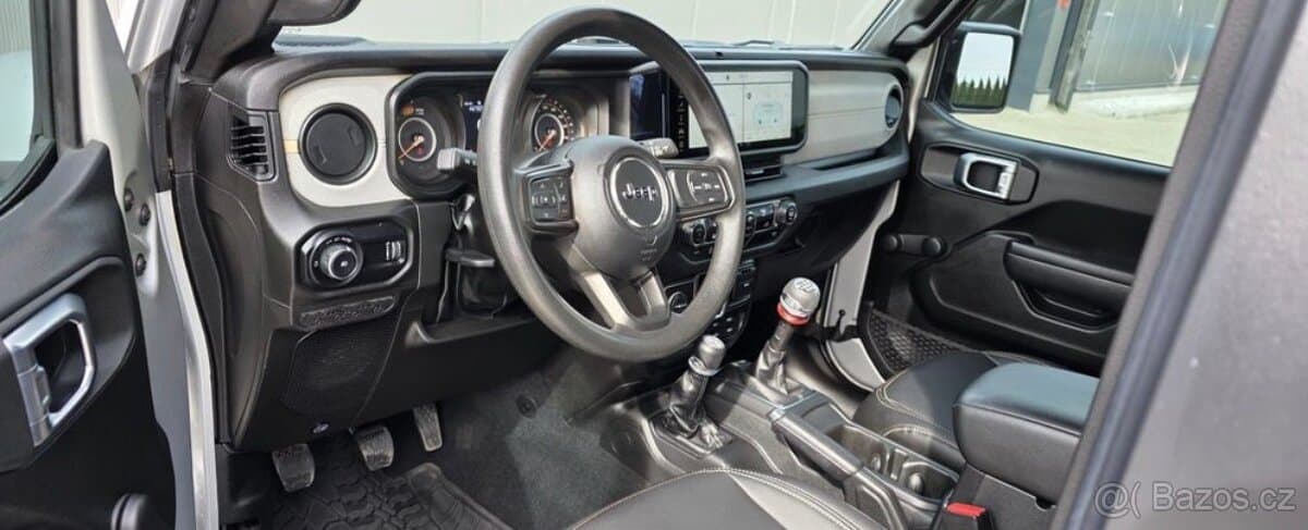 2024 Jeep WRANGLER - 9